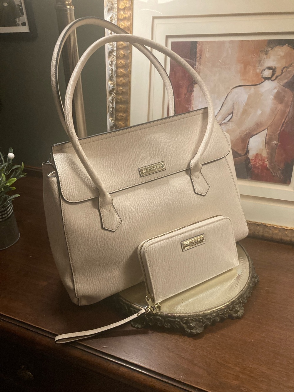 NWOT XL London Fog Elegant Cream Tote Handbag with Matching Wristlet